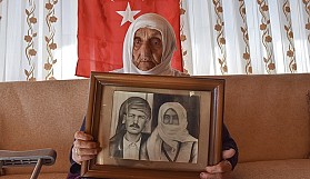 112 yaşındaki Güllü nine, Cumhuriyet'in 101. yılına şahitlik etti